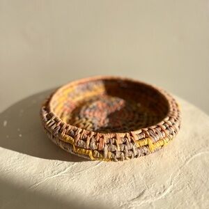 GORGEOUS VINTAGE BOHO PASTEL‎ HANDMADE BASKET CATCH ALL OR DECOR